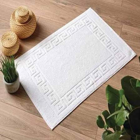Bathroom mat with anti-skid base